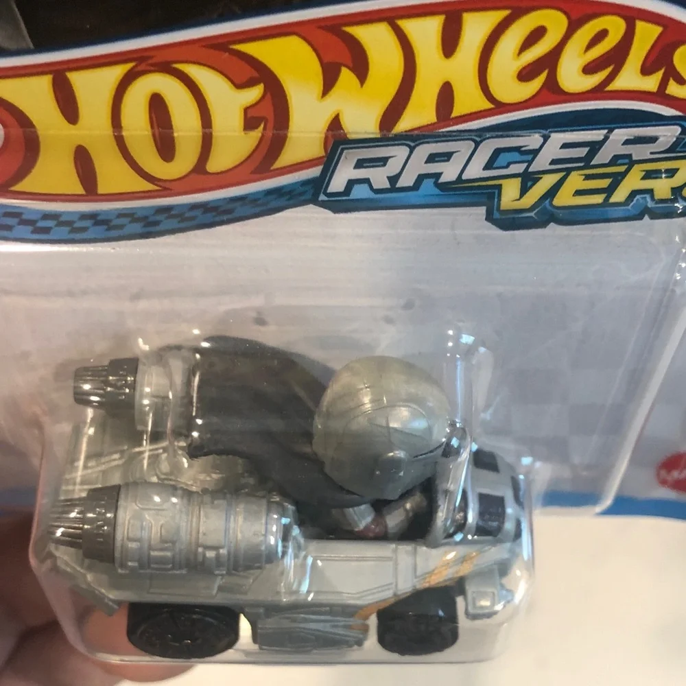 Madalorian Racer Verse Hot Wheels